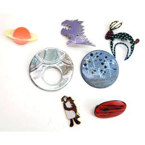 Vintage Seven Pin Brooch Lot Round Rabbit Dinosaur Jupiter Cook 1970s CT525